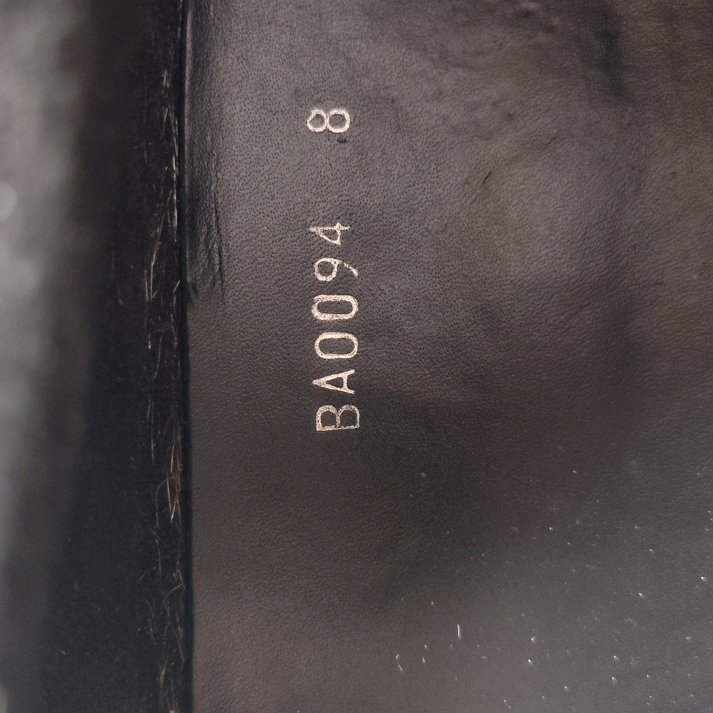 Louis Vuitton Men's Sneakers. With original Louis Vuitton bags for each shoe. - Picture 12 of 16